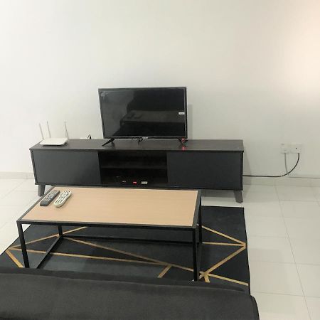 Oyo 90493 Jl Homestay Segamat Esterno foto