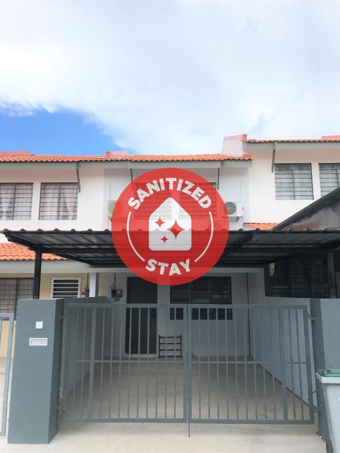 Oyo 90493 Jl Homestay Segamat Esterno foto