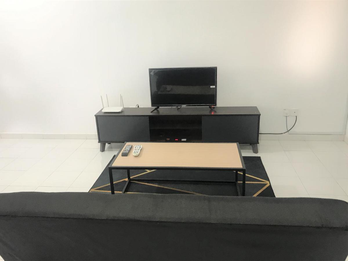 Oyo 90493 Jl Homestay Segamat Esterno foto
