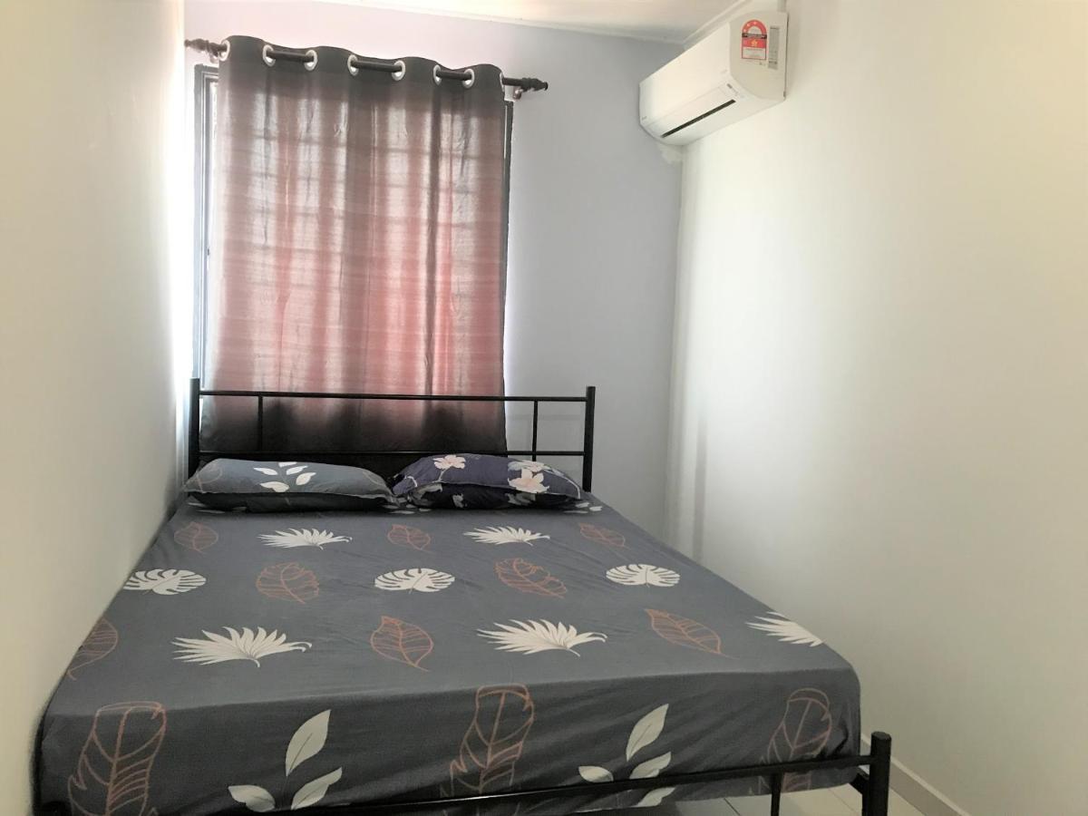 Oyo 90493 Jl Homestay Segamat Esterno foto