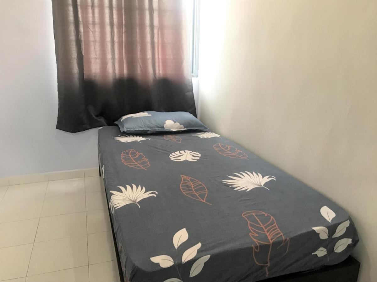 Oyo 90493 Jl Homestay Segamat Esterno foto