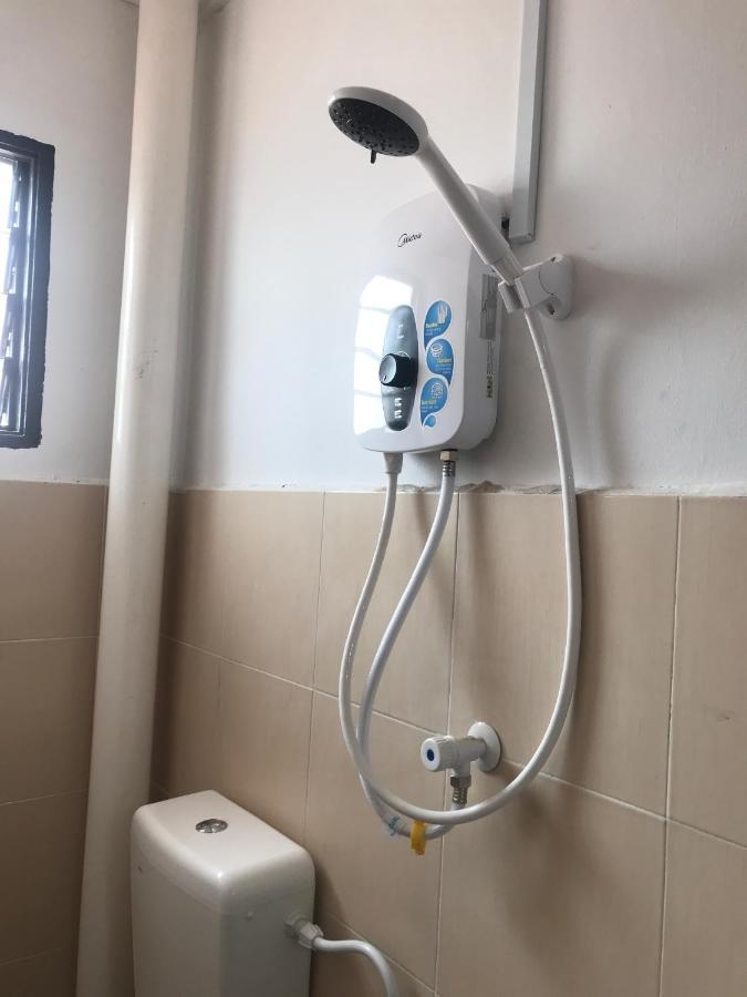Oyo 90493 Jl Homestay Segamat Esterno foto