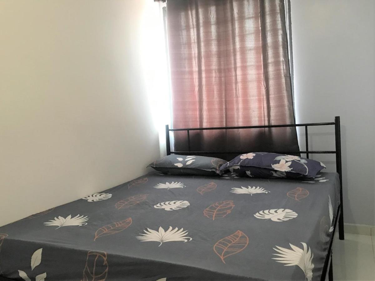 Oyo 90493 Jl Homestay Segamat Esterno foto