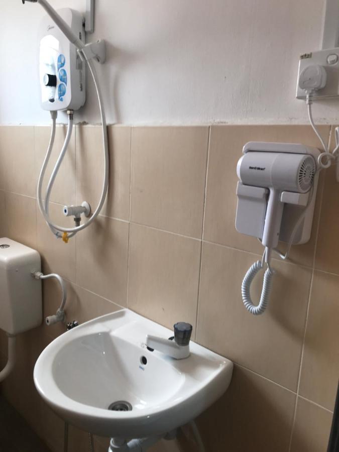 Oyo 90493 Jl Homestay Segamat Esterno foto