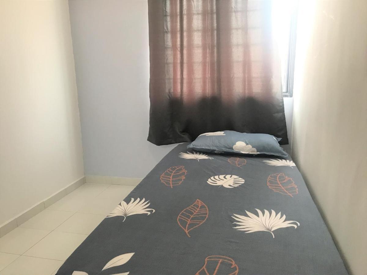 Oyo 90493 Jl Homestay Segamat Esterno foto